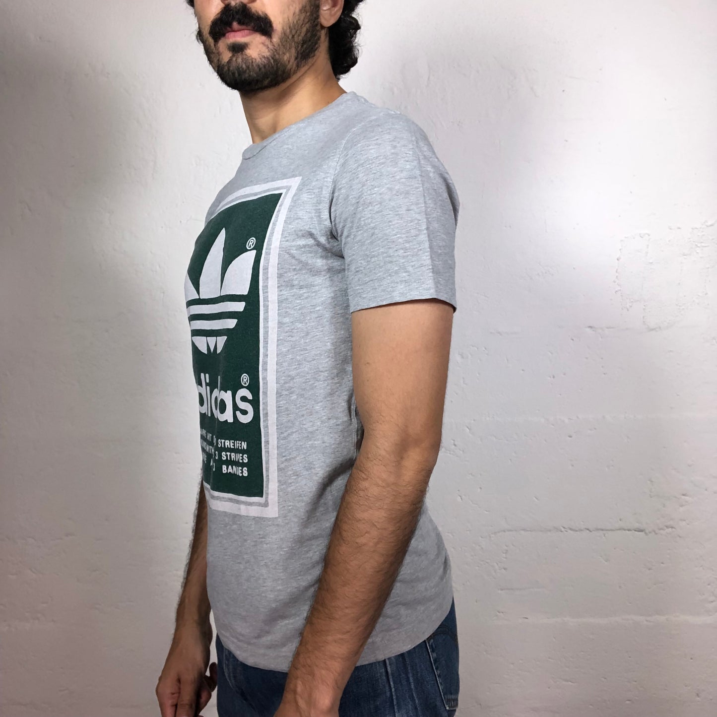 Vintage 90‘s Adidas Grey T-Shirt with White on Green Logo Print