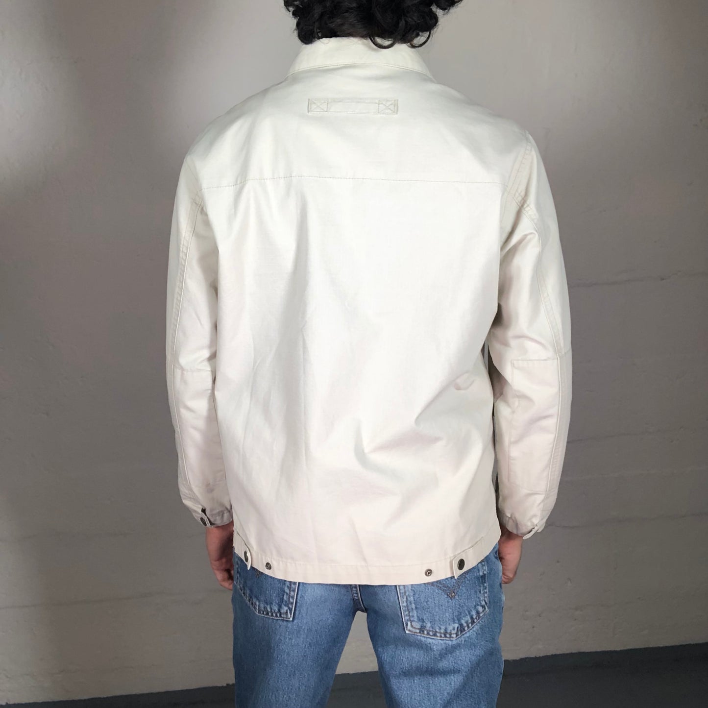 Vintage 90’s Casual Streetwear White Collared Zip Up Jacket with Multiple Pocket Details (M)