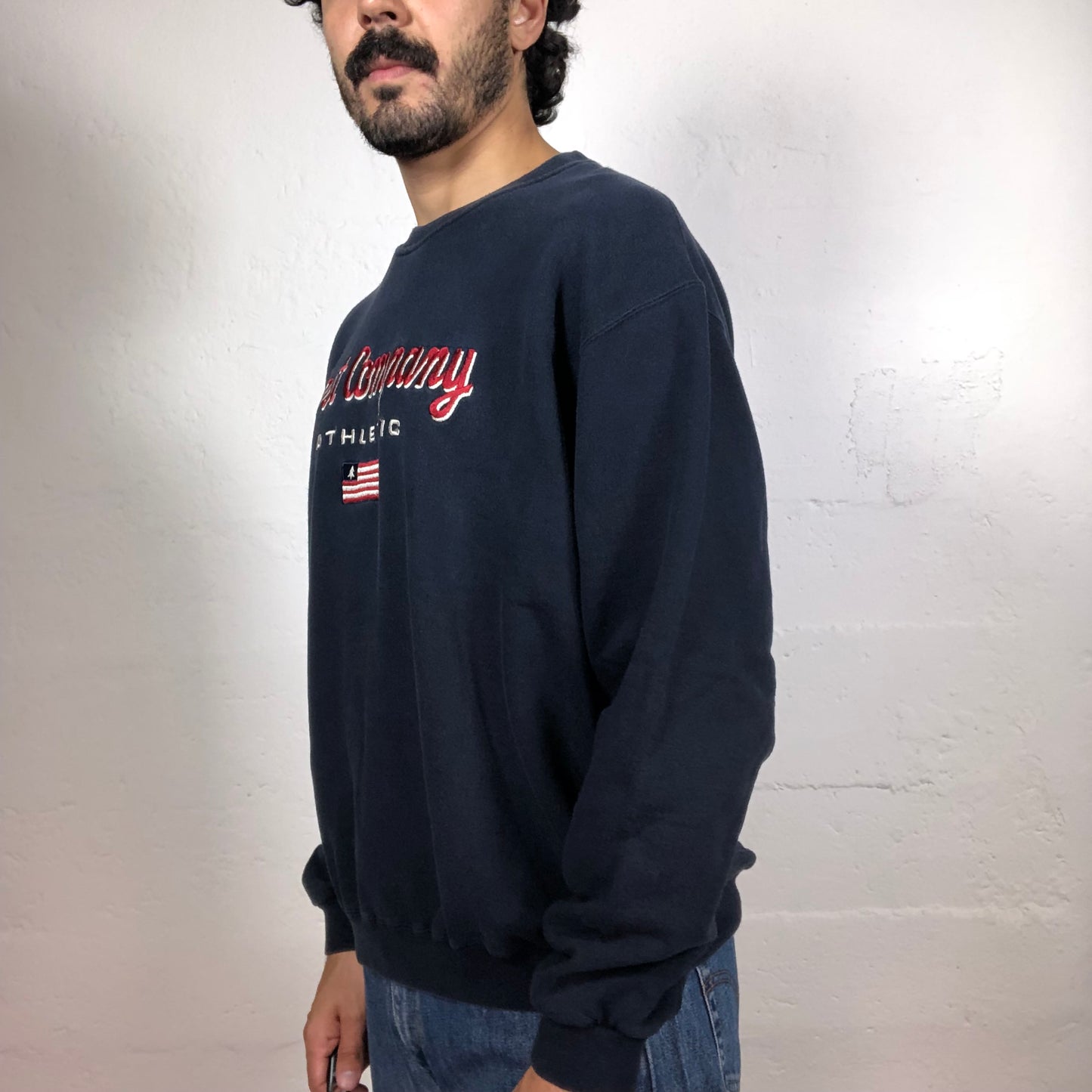 Vintage 90‘s Streetwear Dark Blue Sweatshirt with Best Company Athletic Red Embroidery (M)