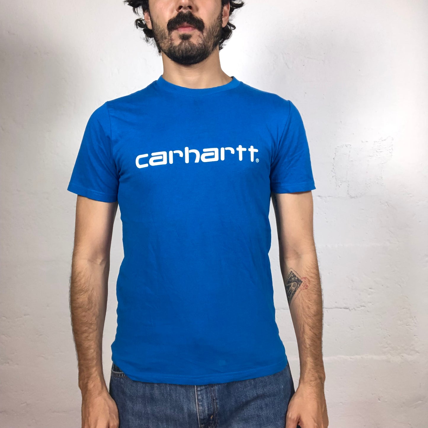 Vintage 90‘s Archive Carhartt Electric Blue T-Shirt with White Logo Print (S)